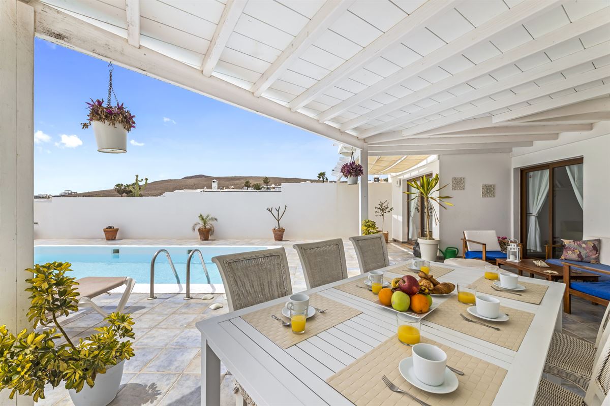 villa-flora-exterior