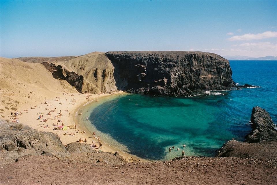 vipvipvillas-excursiones-sur-lanzarote- (1) Playa del papagayo en Lanzarote